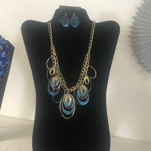 ✨BNWT✨ Gold Hammered Turquoise Circle Set